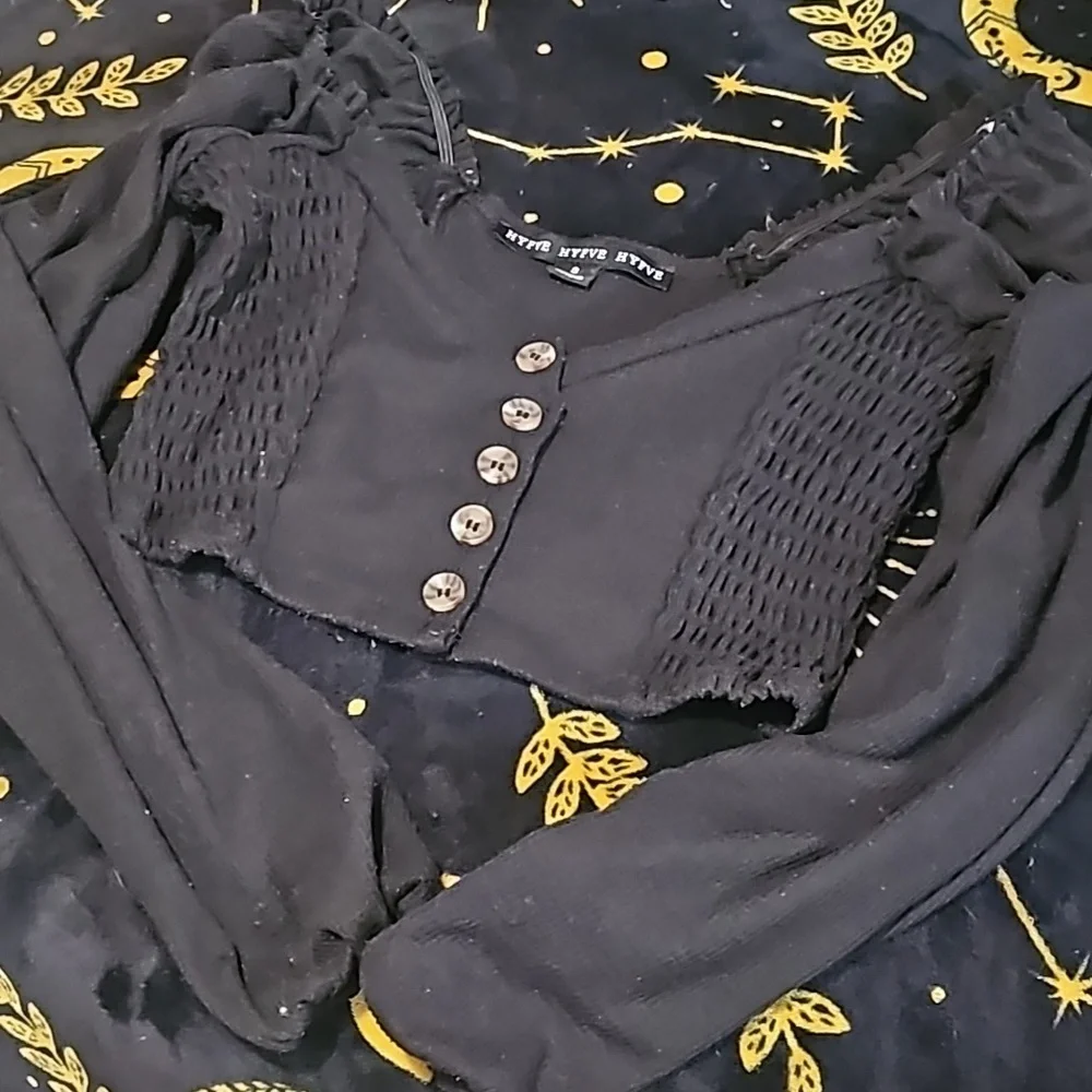Cropped Button Sweater - Picture 3 of 3